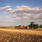 John Deere9420T & Simba SL700 discing subbles